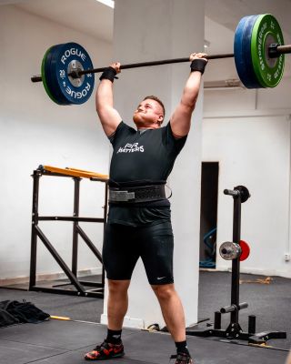 Jaký je tvoje #PR nad hlavu?🏋🏼‍♂️🔥 Napiš✏️ do komentářů nebo tagni parťáka, co tě hecuje k lepším výkonům💪 Podpoř svůj...